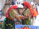 Kuna women shopping in Casco Viejo