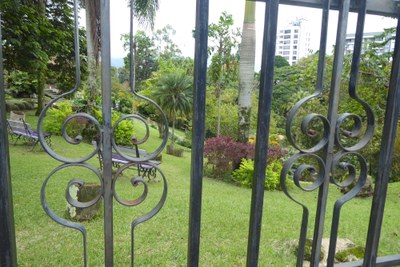 parquedevidafence.JPG