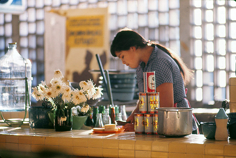 marketgirl.jpg