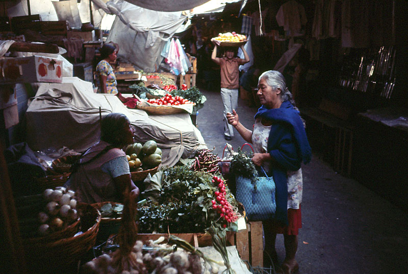 twowomenmarket.jpg