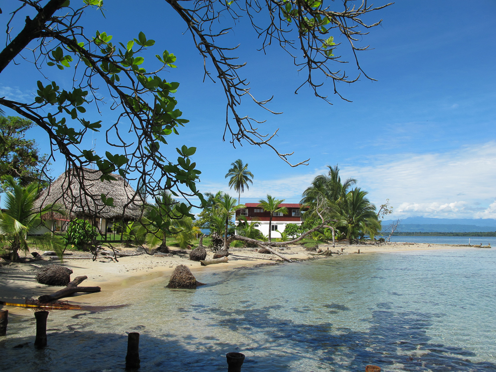 Private homes at Boca del Drago