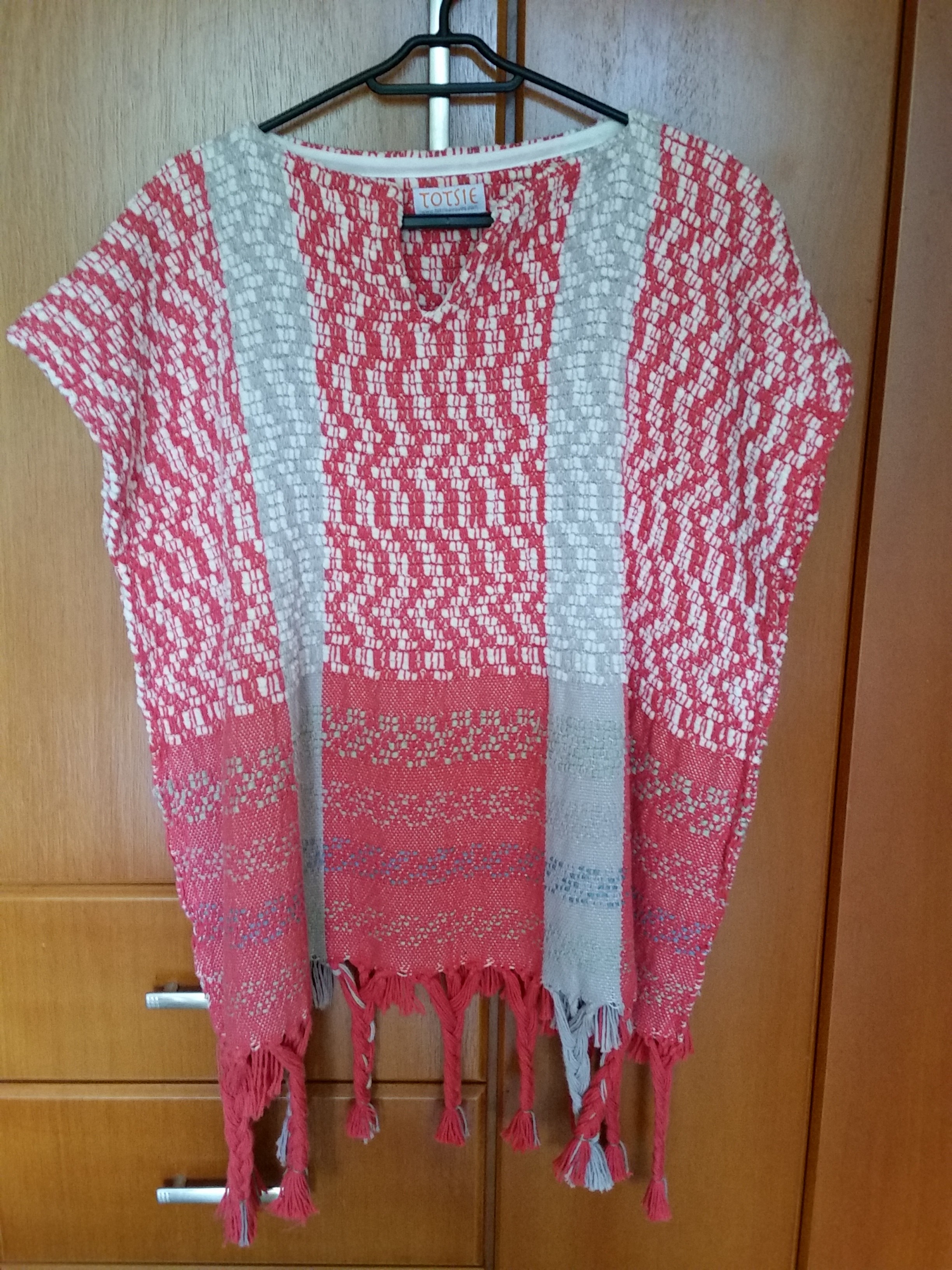 salmonpullover.jpg